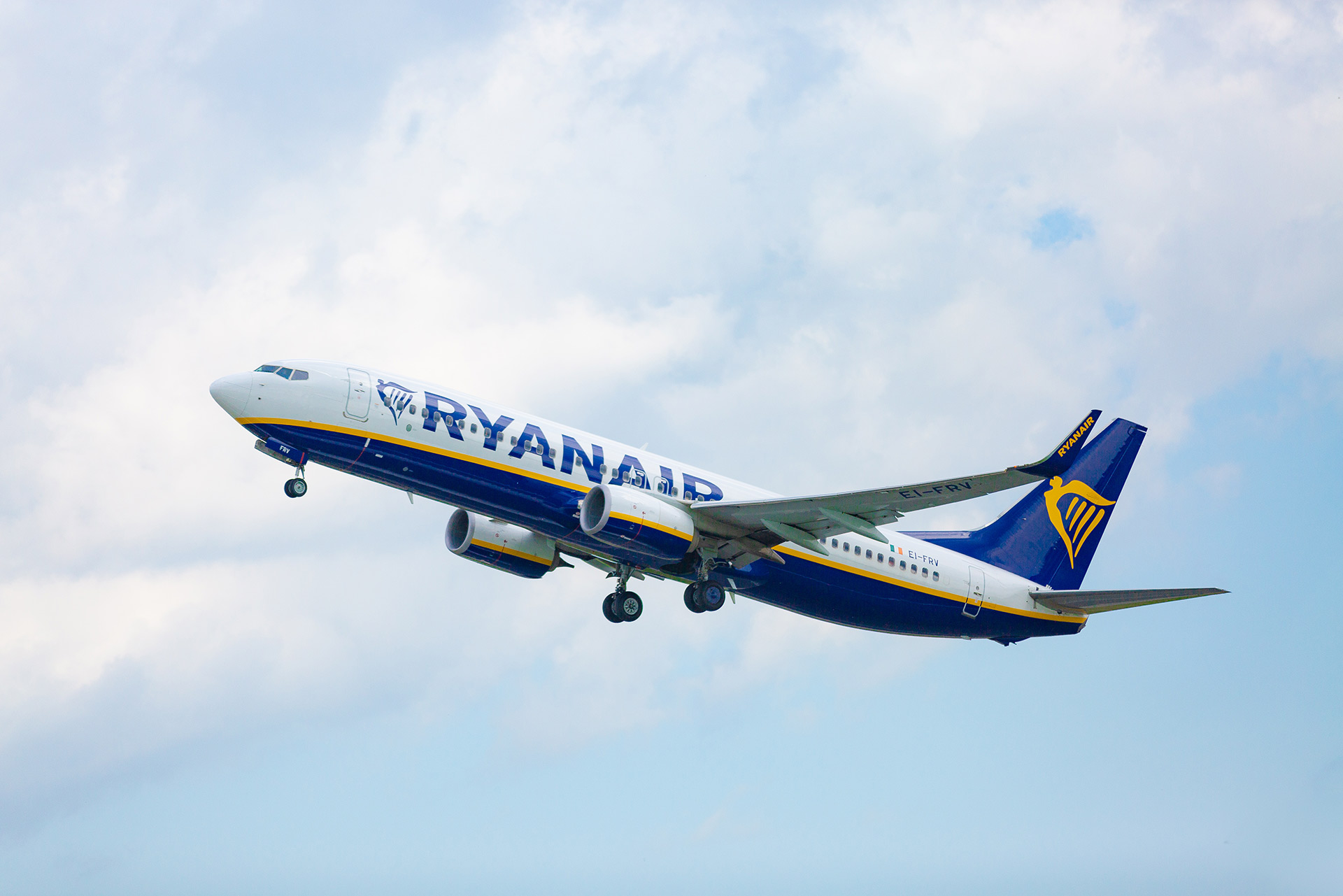 Ryanair: saldi sui voli low cost con il 10% di sconto