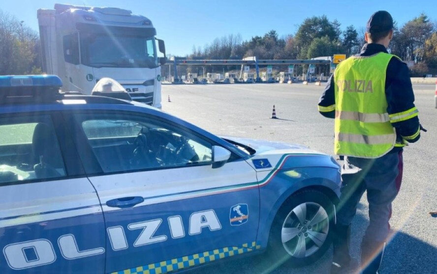 Fermato camionista a Novara: carico 8 volte superiore al consentito