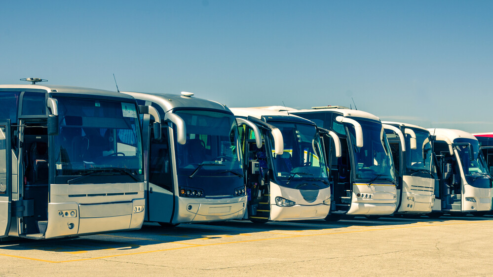 Ue, turismo in autobus: più flessibilità per i tempi di guida e riposo degli autisti