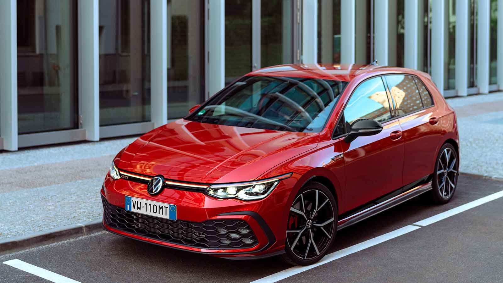 Volkswagen Golf GTI MT Ultimate: la serie limitata con cambio manuale