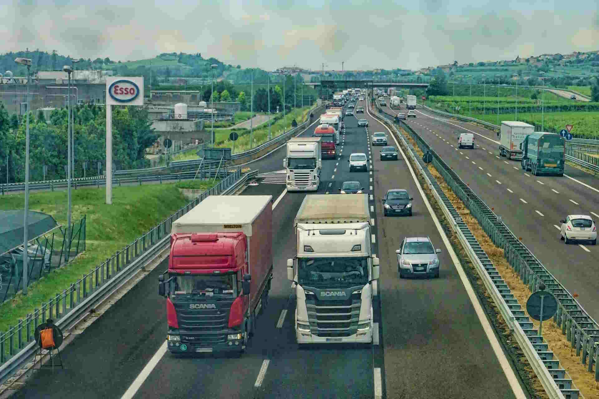 Controlli sui camion: dal 19 al 25 febbraio verifiche aumentate per l’operazione RoadPol Truck & Bus