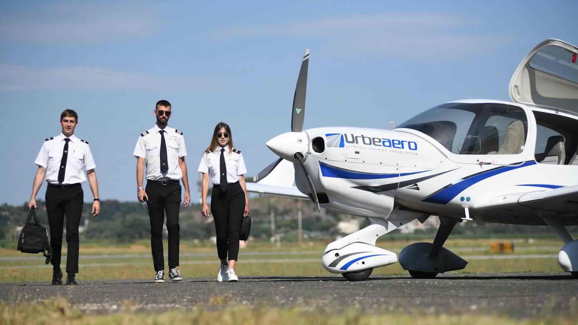 Donne pilota, dalle prime su un volo aereo ad oggi: un simbolo per la festa della donna