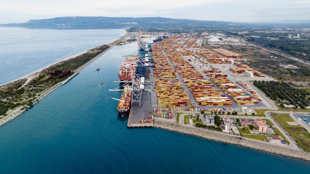 Gioia Tauro: emanata l’ordinanza per l’accosto delle navi a doppia alimentazione nel porto