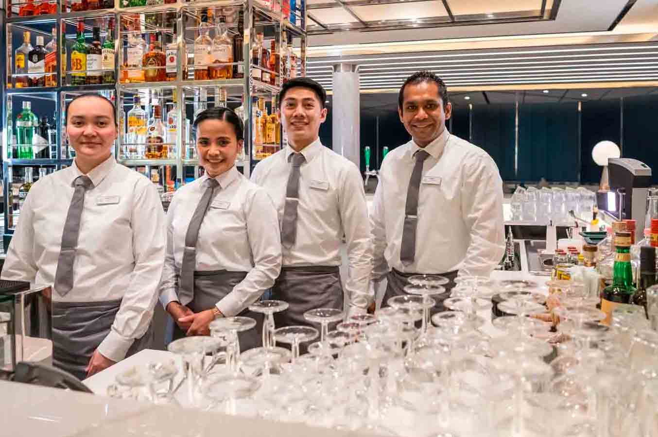 Costa Crociere: parte il primo corso di formazione gratuito per diventare barman di bordo