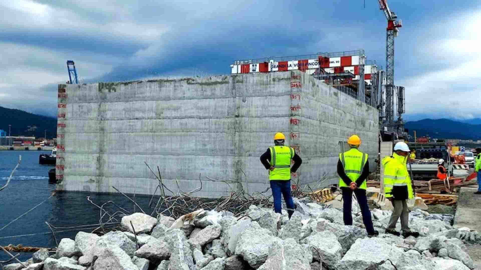 Porto di Genova: posato il primo cassone per la nuova Diga Foranea