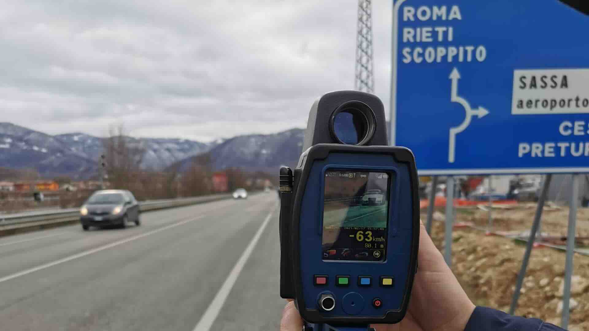 Limiti di velocità, ad agosto controlli stradali della polizia con Roadpol Speed