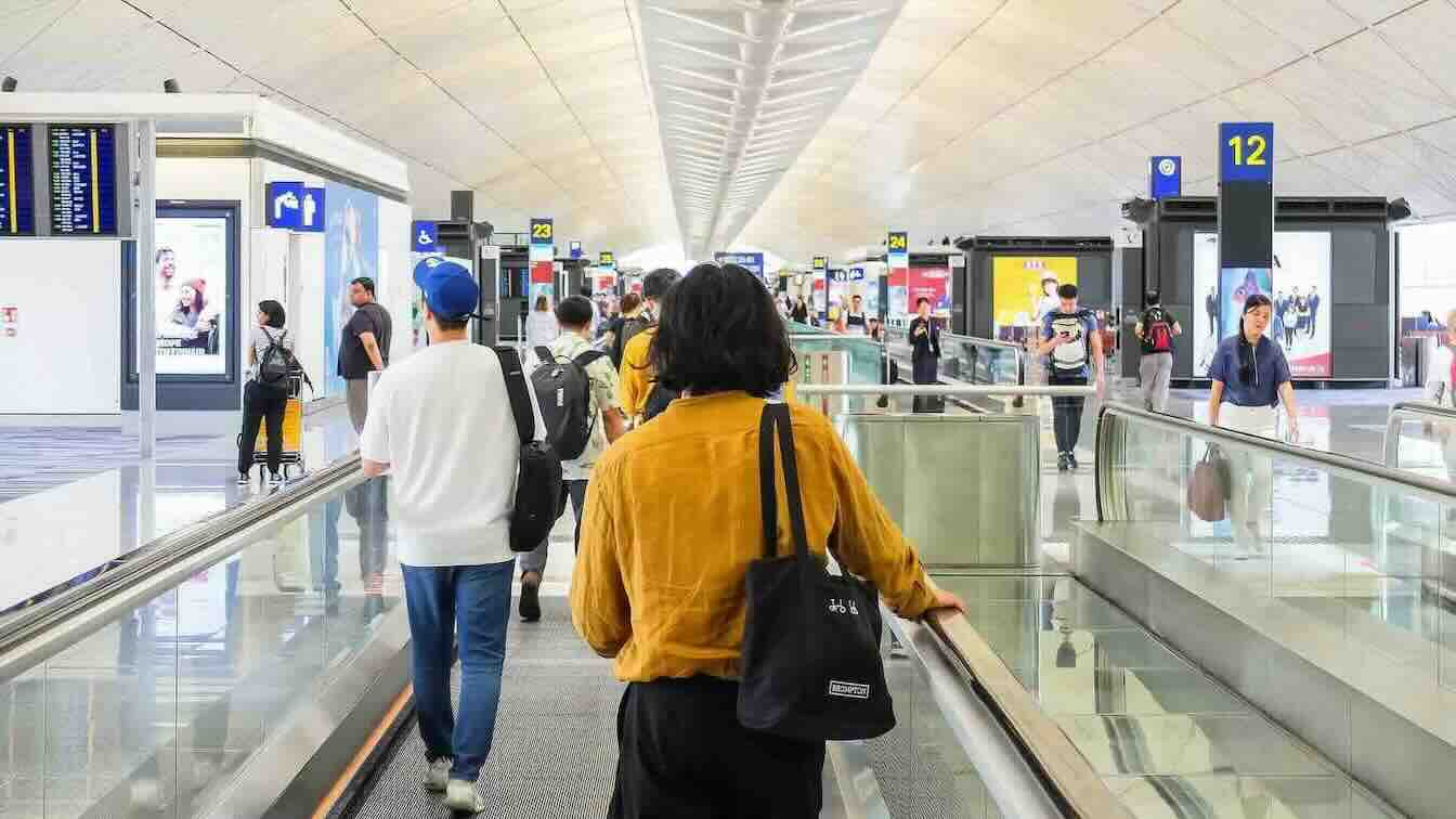 Voli aerei cancellati e in ritardo per guasto informatico, assistenza e rimborso ai passeggeri
