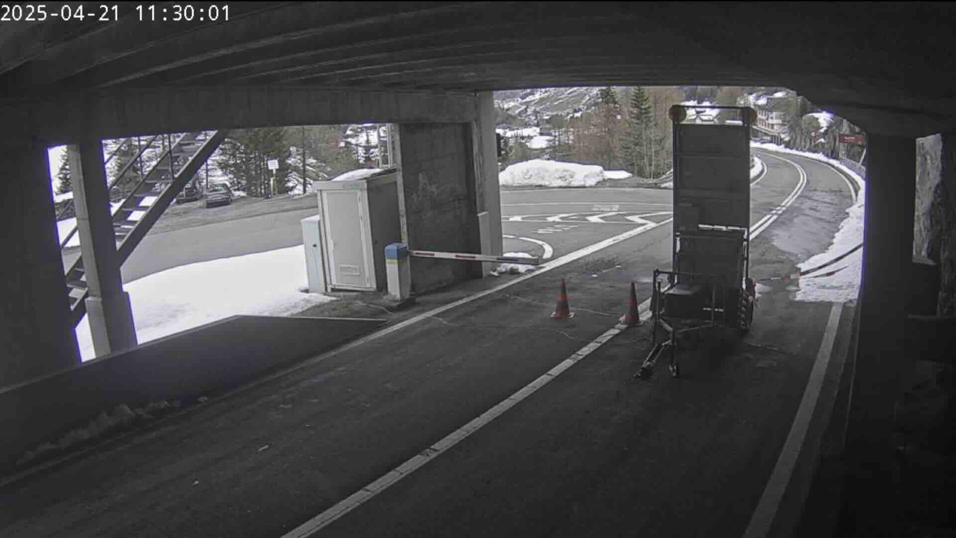 Traforo Gran San Bernardo chiuso ai mezzi pesanti per neve
