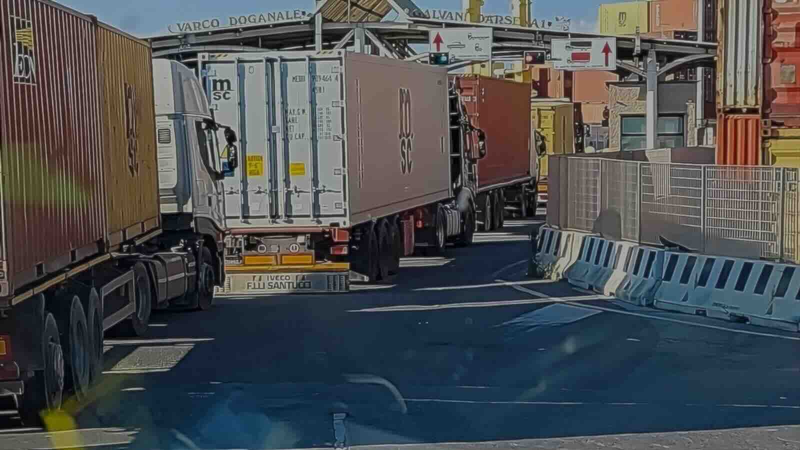 Autotrasporto, pagamento congestion fee per ritardi scarico merce al Porto di Livorno